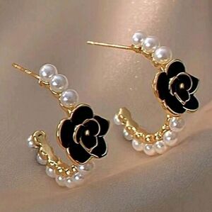 New Elegant Black and Gold Floral Faux Pearl Earrings